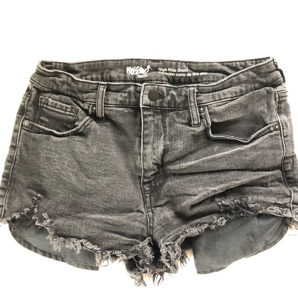 🖤 Mossimo Washed Black Cut-Off Shorts 🖤